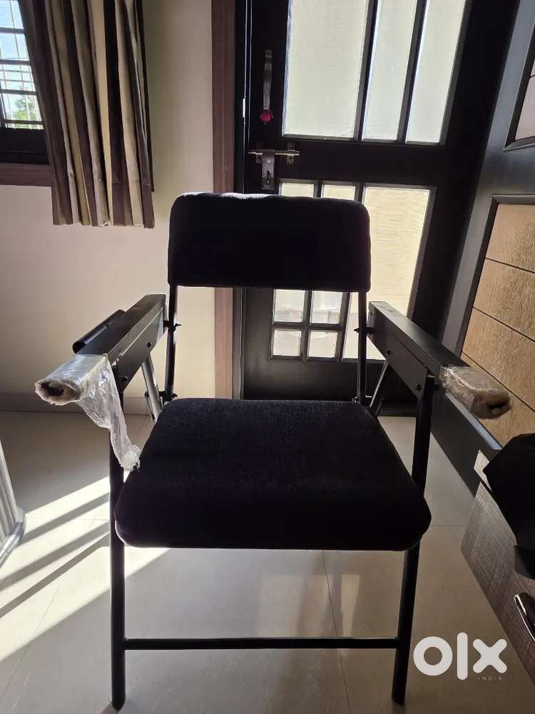 BRAND NEW UNUSED FOLDABLE  STUDY CHAIR FOR KIDS