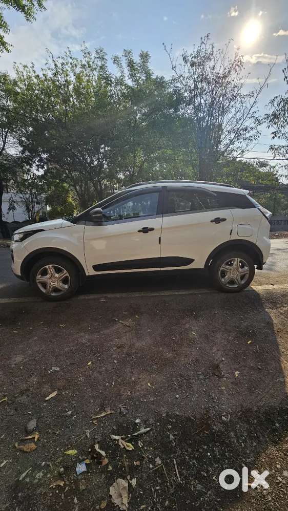 Tata Nexon 2022 Sunroof Manual Diesel Well Maintained