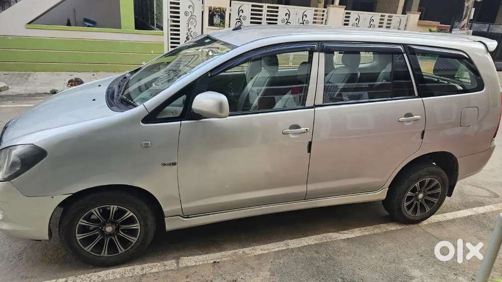 Toyota Innova 2007 Diesel 180000 Km Driven