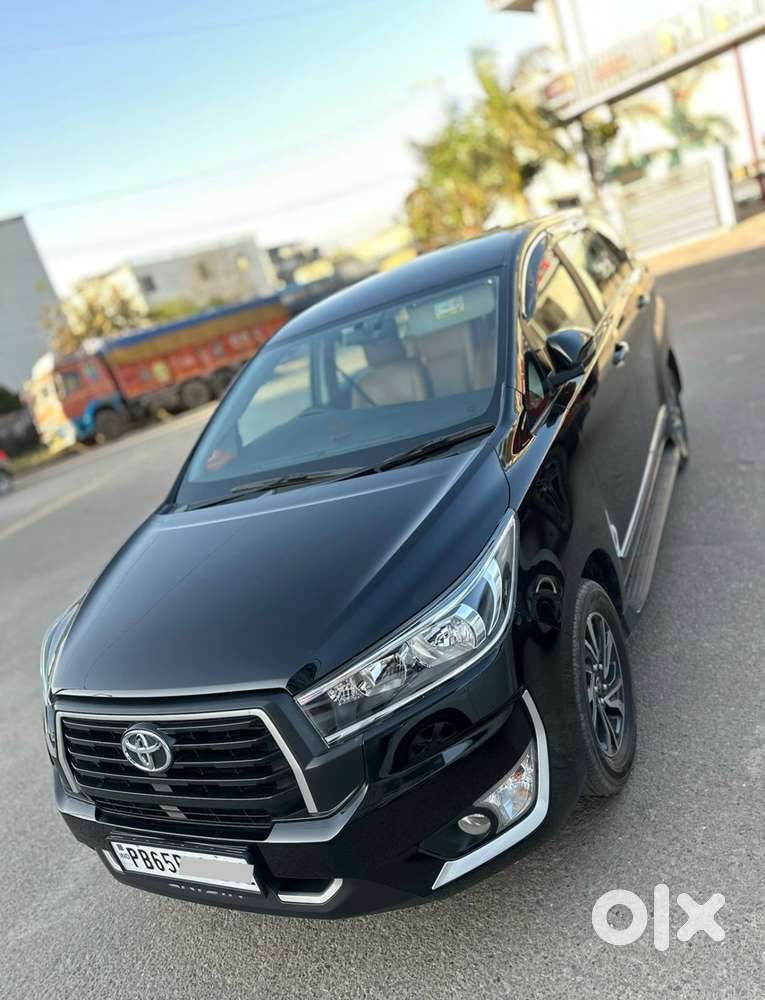 Toyota Innova Crysta 2.4 G Mt, 2025, Diesel