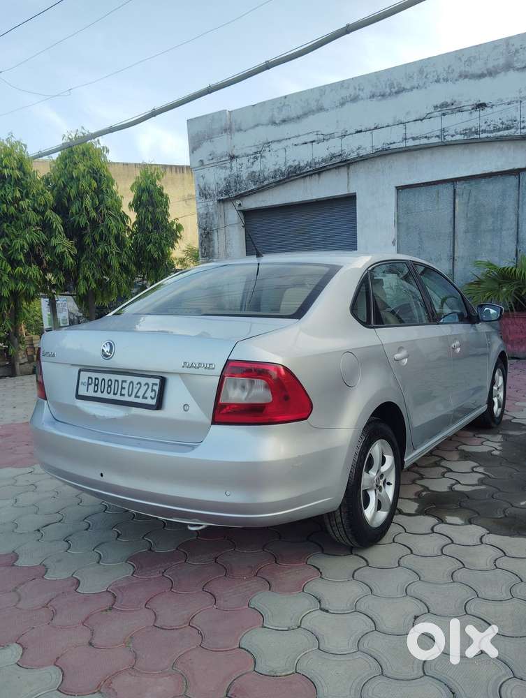 Skoda Rapid 2013-2016 1.5 Tdi At Ambition With Alloy Wheel, 2015, Di..