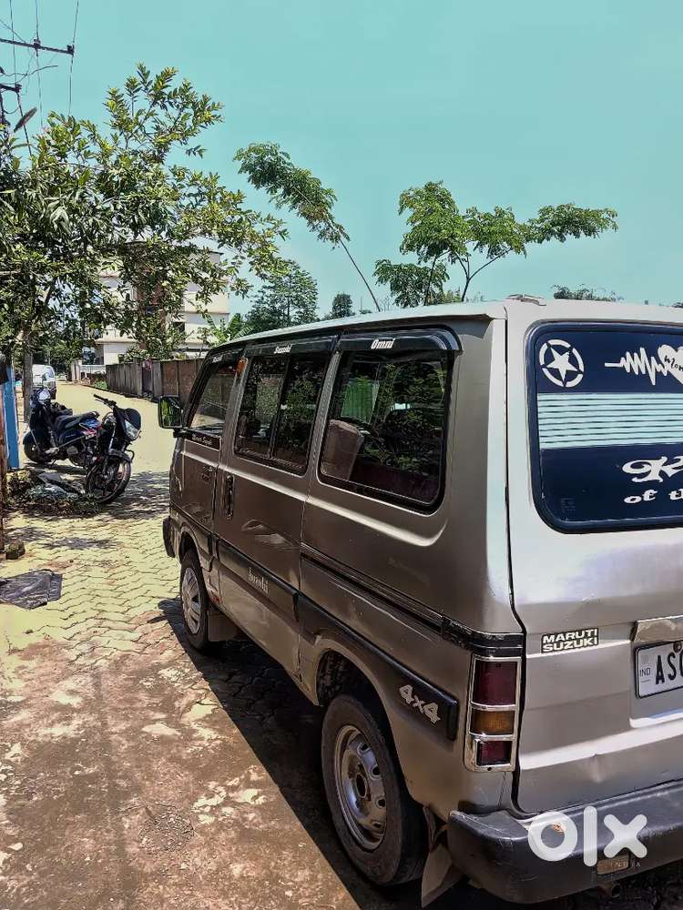 Maruti Suzuki Omni 2010