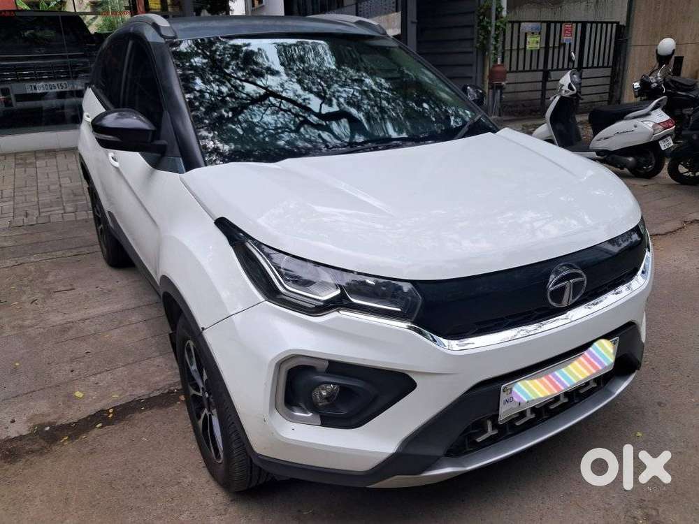 Tata Nexon 1.5 Revotorq Xza Plus Dual Tone Roof Amt (s), 2020, Diese..
