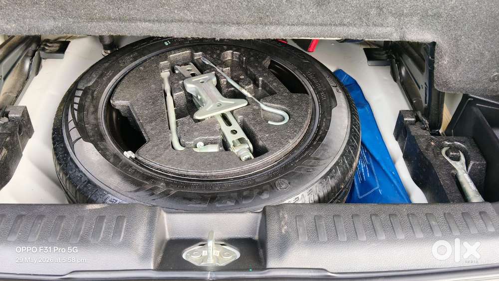 Maruti Suzuki Vitara Brezza 1.5 Vxi, 2023, Cng & Hybrids