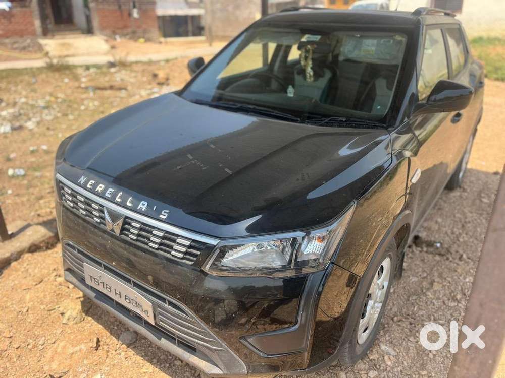 Mahindra Xuv300 2023 Diesel Well Maintained