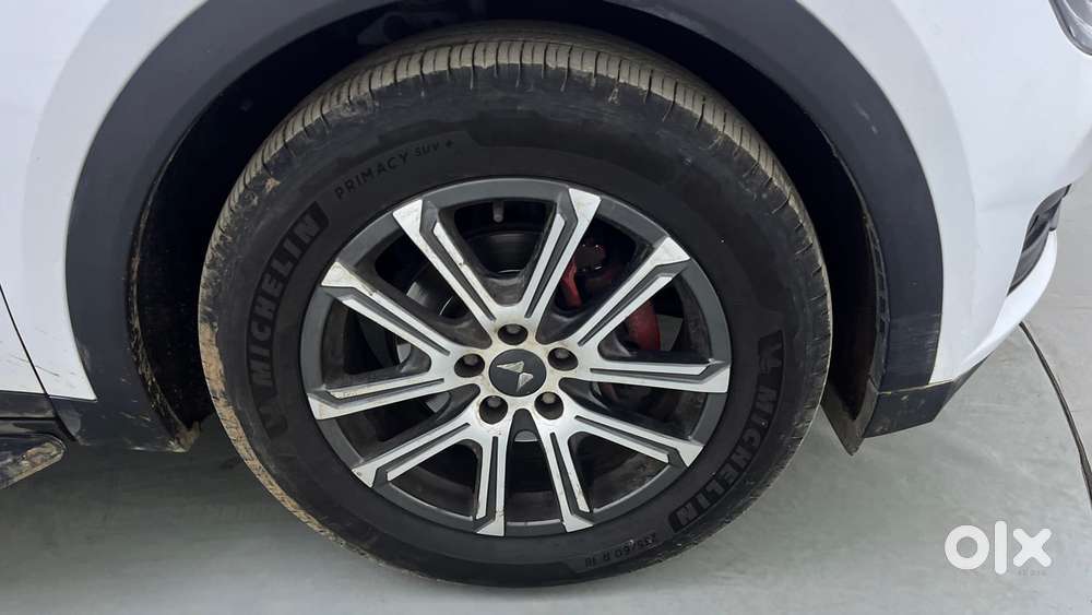 Mahindra Xuv700 2.0 Ax 7 Petrol At Luxury Pack Str, 2022, Petrol