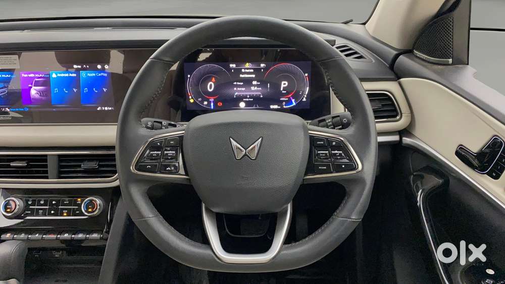 Mahindra Xuv700 2.2 Ax 7 Diesel Mt Luxury Pack Str, 2025, Diesel