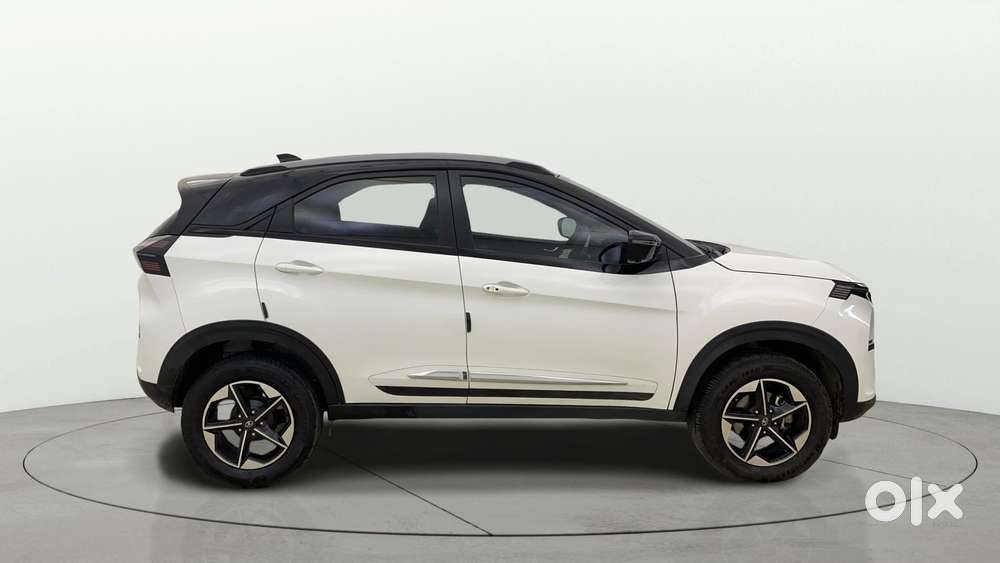 Tata Nexon Fearless S Purple 1.2 Revotron Petrol 6mt Dual Tone, 2025..