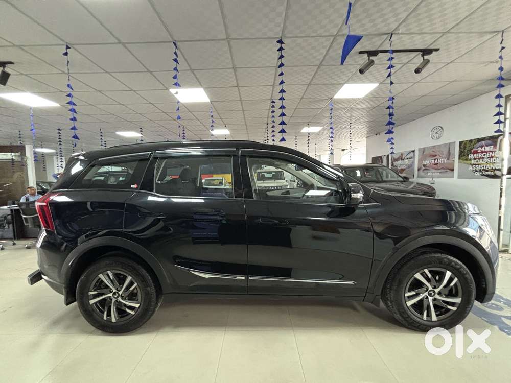 Mahindra Xuv700 Ax 5 Petrol Mt 7 Str (e), 2024, Petrol