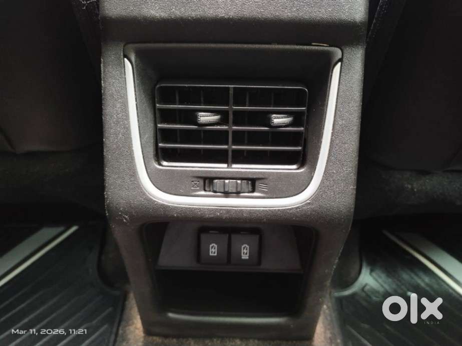 Maruti Suzuki Grand Vitara 1.5 Alpha Plus Intelligent Hybrid Ecvt, 2..