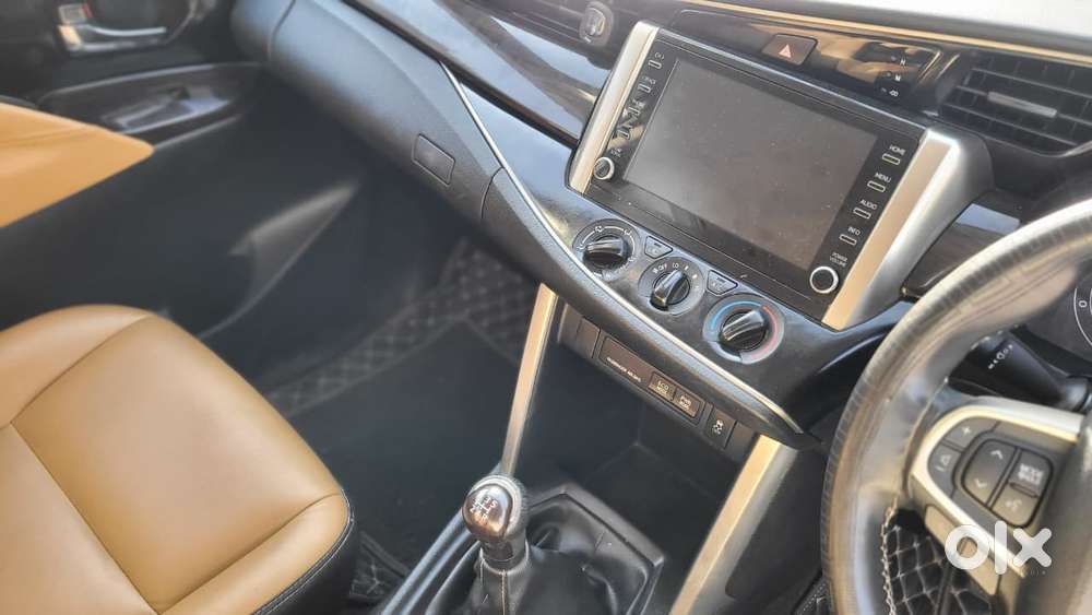 Toyota Innova Crysta [2020-ongoing] 2.4 Gx 8 Str, 2024, Diesel