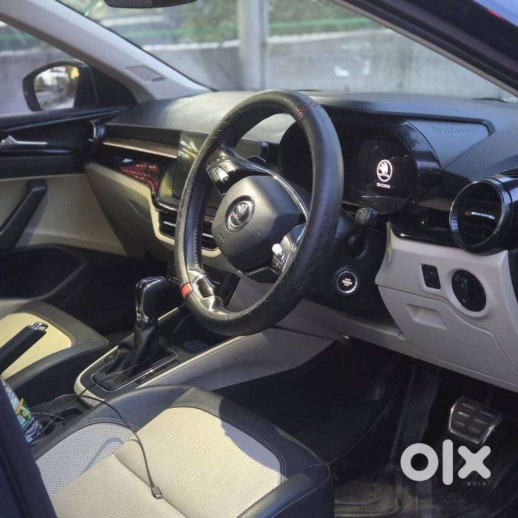 Skoda Slavia, 2023, Petrol