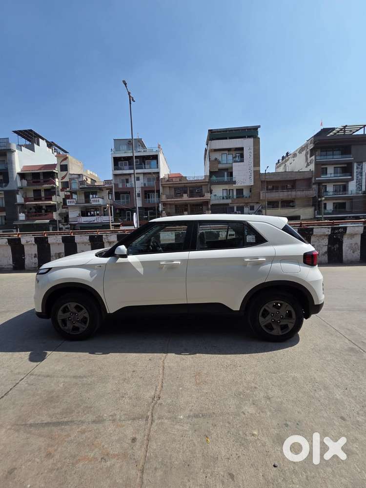 Hyundai Venue E 1.2 Petrol, 2025, Cng & Hybrids