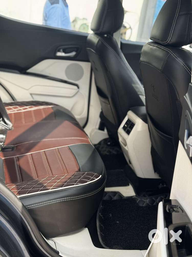 Mahindra Xuv 3xo Ax5l Pg Mt, 2024, Petrol