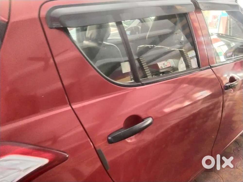 Maruti Suzuki Swift Lxi 2014