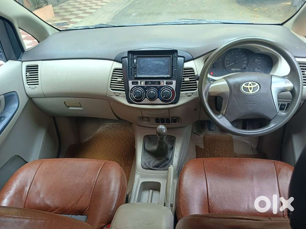 Toyota Innova [2013-2016] 2.5 G4 8 Str, 2014, Diesel