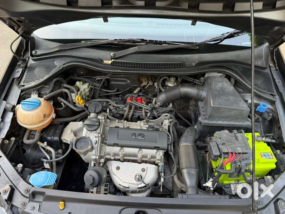 Volkswagen Polo Comfortline 2015 Cng  Well Maintained