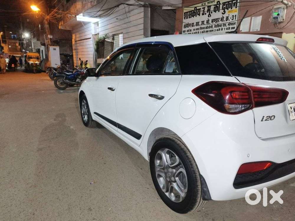 Hyundai I20 Petrol Asta Option, 2018, Petrol