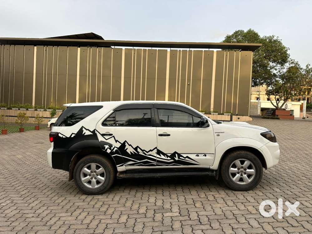 Toyota Fortuner 2011 Diesel Manual