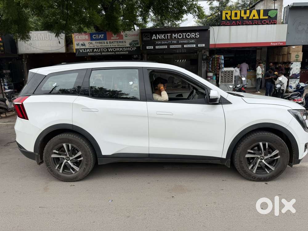 Mahindra Xuv700 2.2 Ax 5 Diesel At Str, 2023, Diesel