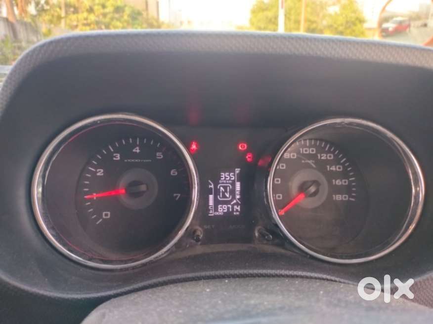 Mahindra Tuv 300 T10 Dual Tone, 2019, Diesel