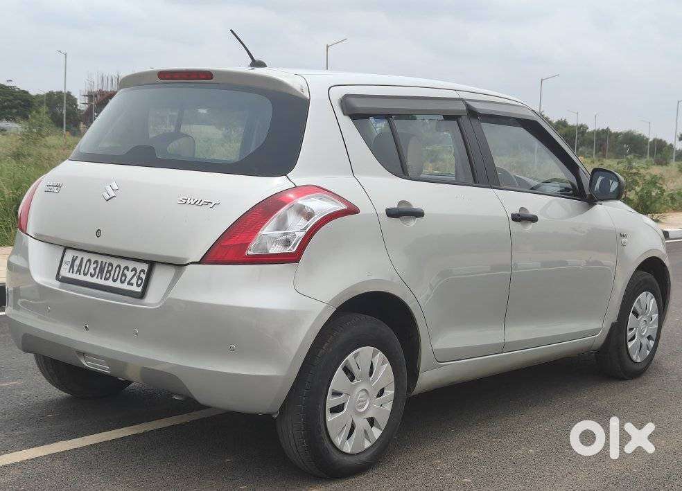 Maruti Suzuki Swift Lxi, 2017