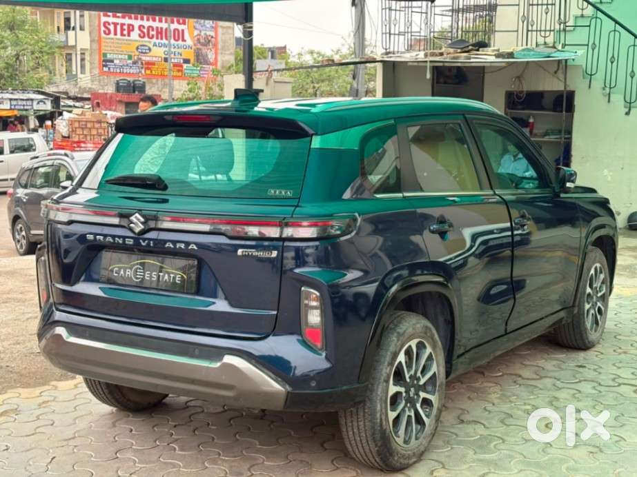 Maruti Suzuki Grand Vitara 1.5 Alpha Plus Intelligent Hybrid Ecvt, 2..