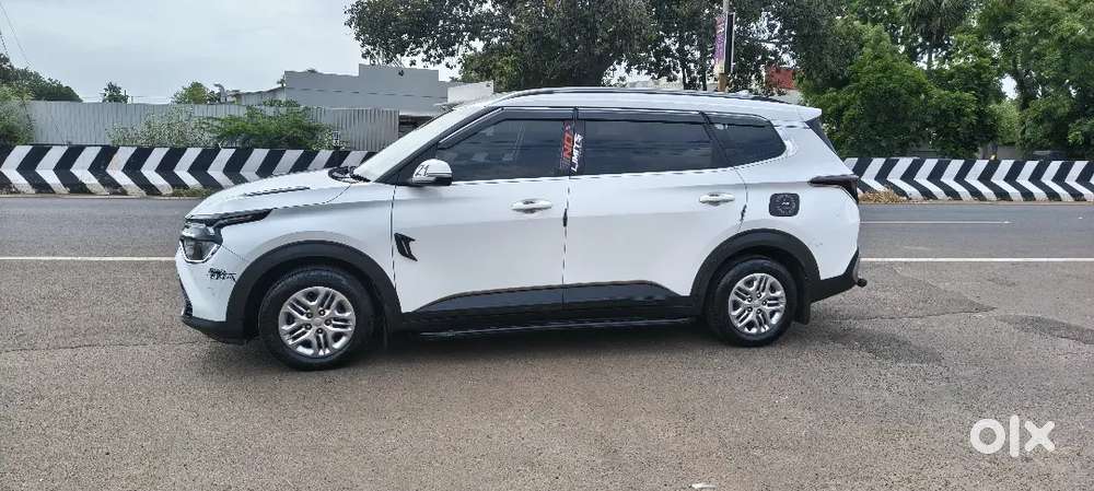 Kia Carens Prestige Petrol Manual 2023