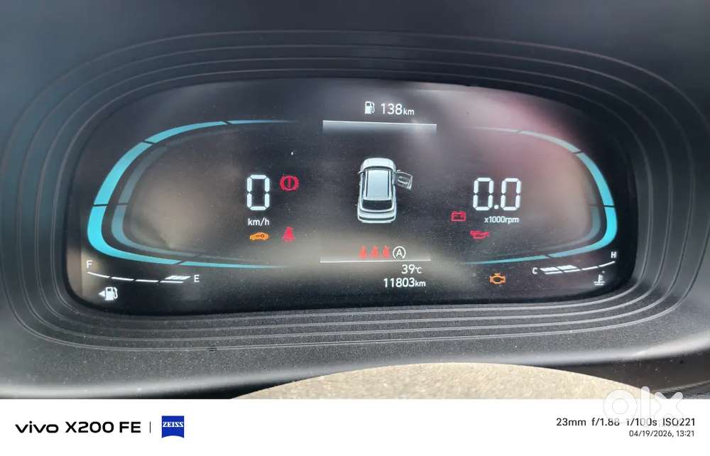 Hyundai Venue 2024 Petrol 11800 Km Driven