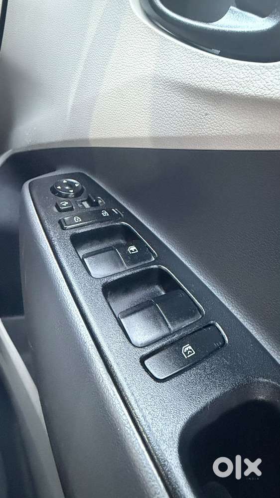 Hyundai Aura 1.2 S Petrol Amt, 2020, Petrol