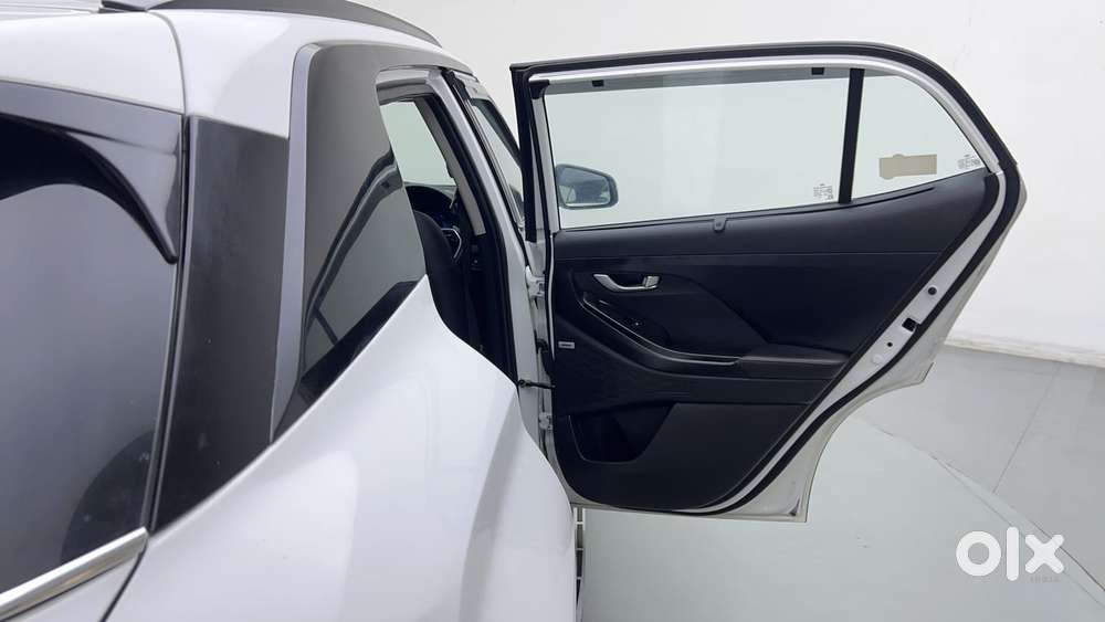Hyundai Creta Sx (o) 1.5 Petrol Cvt Knight, 2023, Petrol