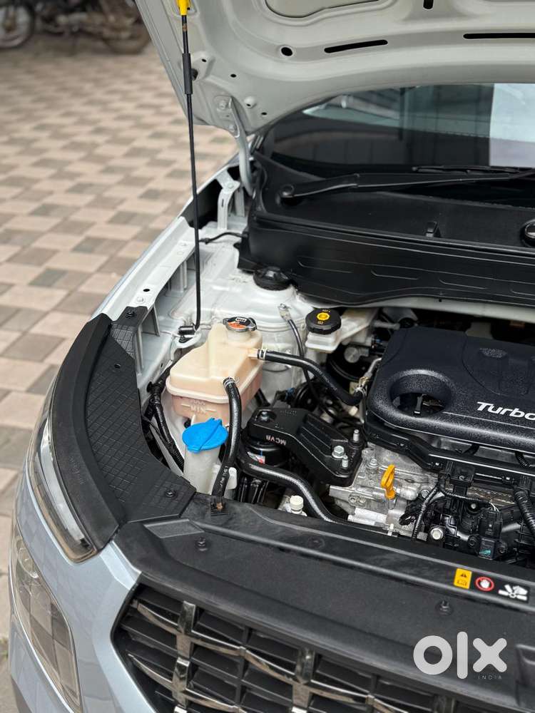 Hyundai Venue 1.0 Sx (o) Turbo Dual Tone, 2022, Petrol