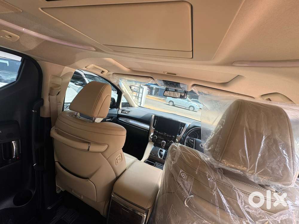 Toyota Vellfire Vip – Executive Lounge, 2022, Petrol