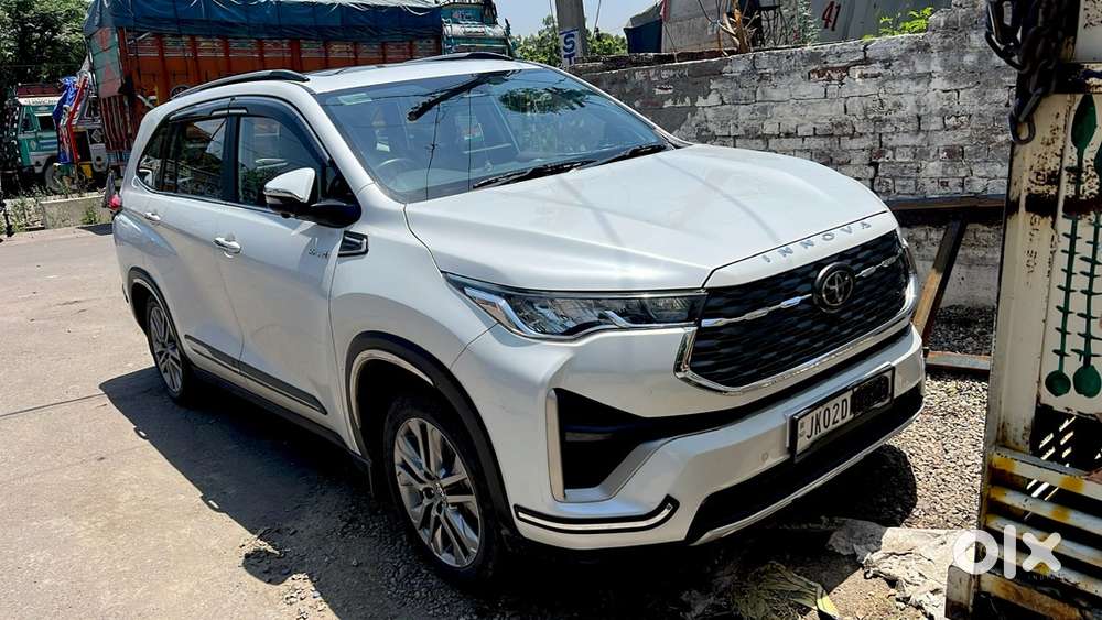 Toyota Innova Hycross 2023 Petrol 49150 Km Driven