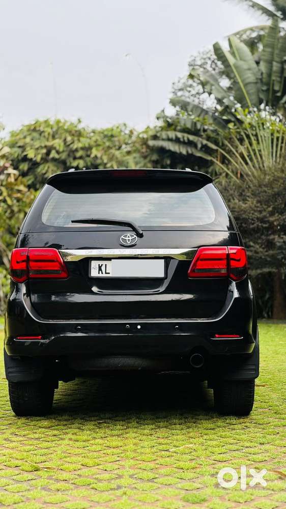 Toyota Fortuner 4x4 Manual Limited Edition, 2010, Diesel