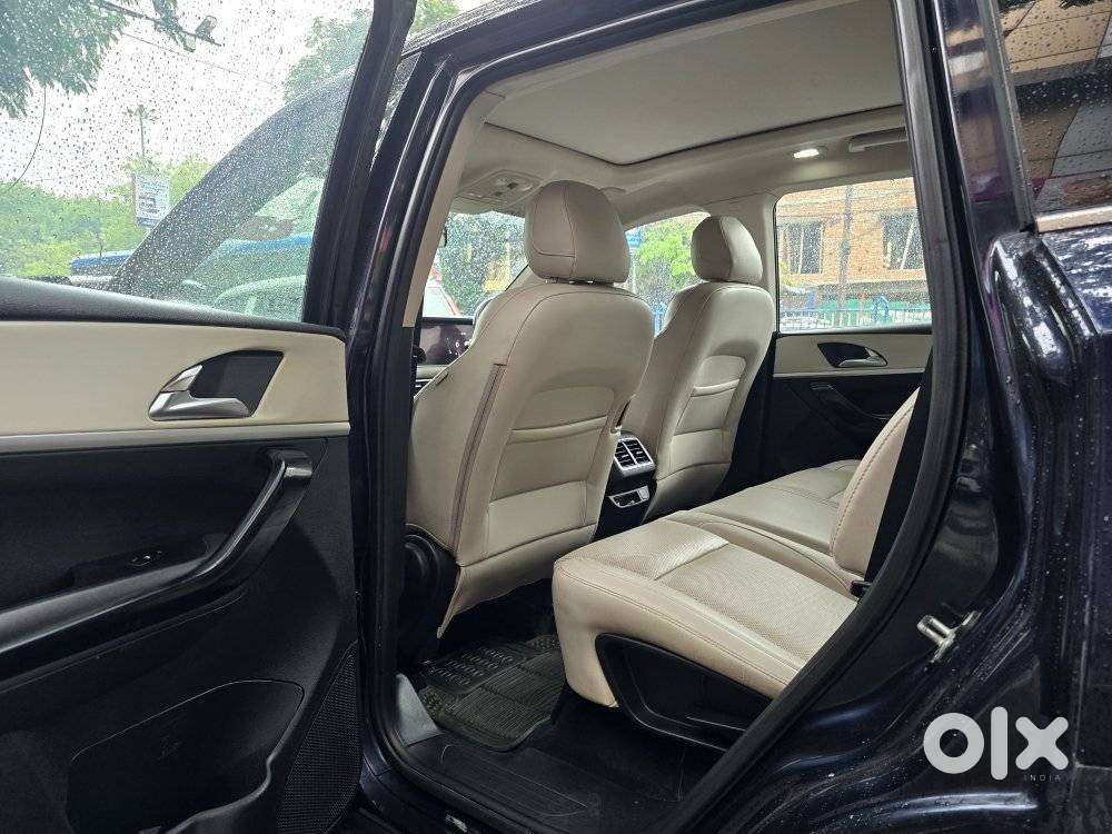 Mahindra Xuv700 2.0 Ax 7 Petrol At Luxury Pack Str, 2024, Petrol