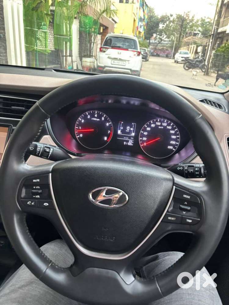 Hyundai I20 Sportz 1.2 Mt Dual Tone, 2019, Petrol
