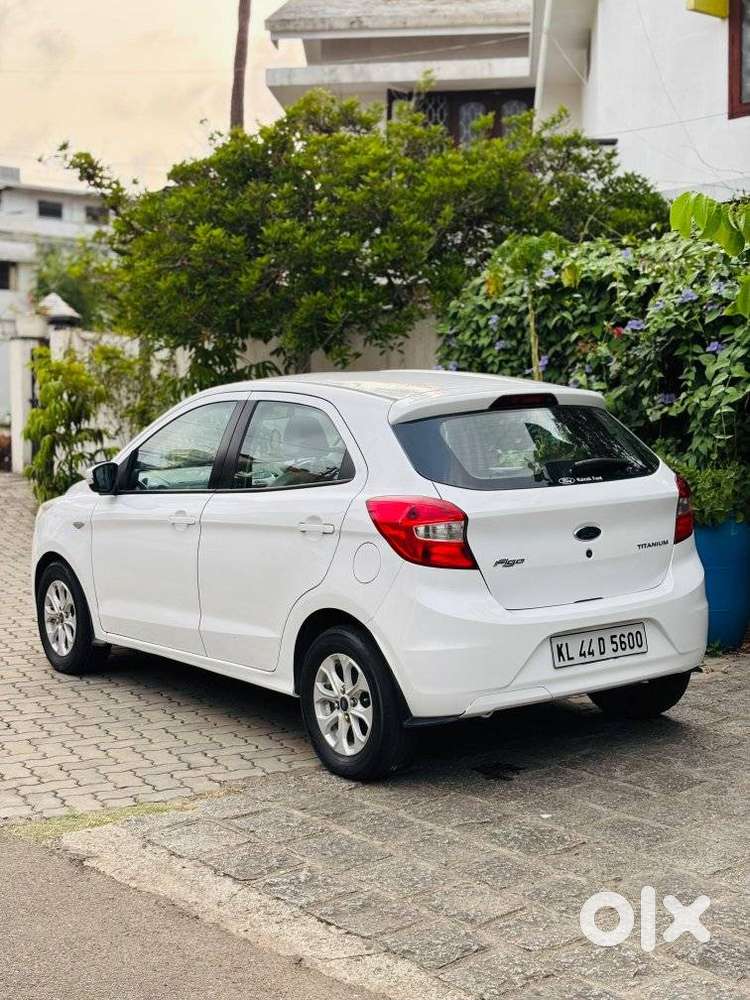 Ford Figo 1.5p Titanium At, 2015, Petrol