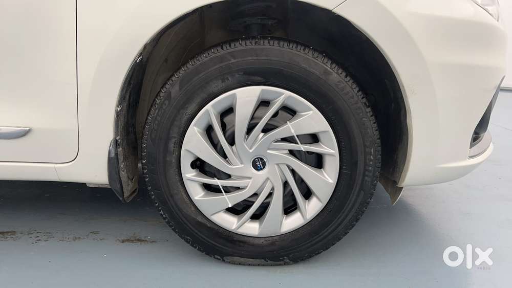 Maruti Suzuki Dzire Vxi Ags, 2022, Petrol