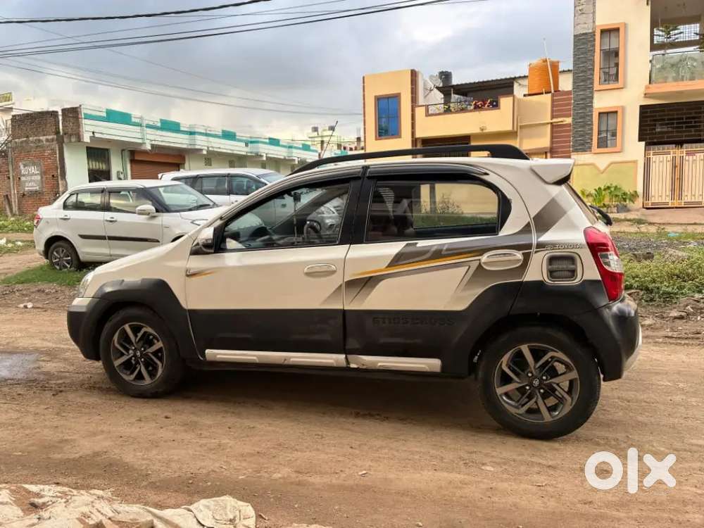 Toyota Etios Cross 2016