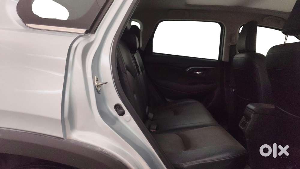 Toyota Urban Cruiser Hyryder 1.5 V Hybrid, 2023, Petrol