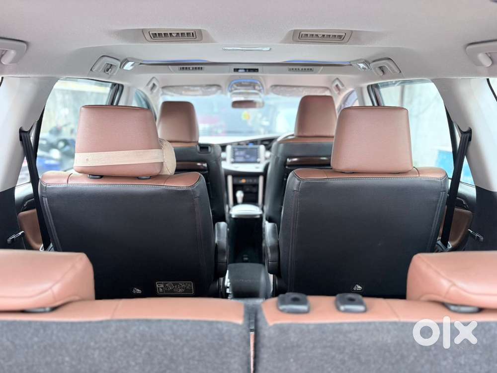 Toyota Innova Crysta 2.8 Gx At 8 Seater, 2023, Diesel