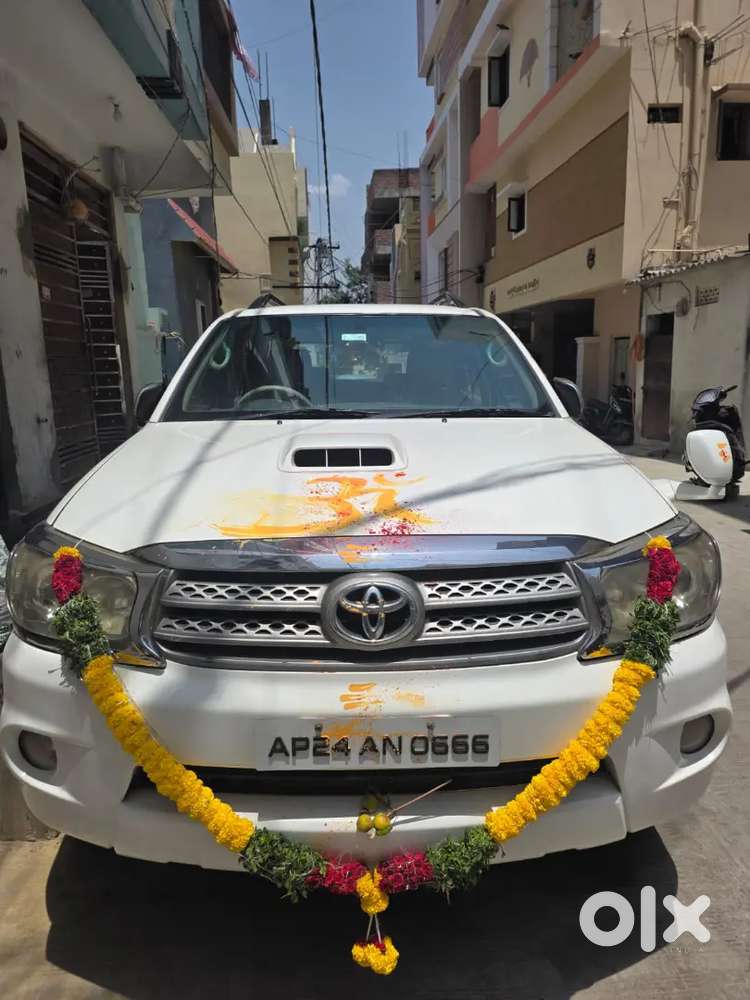 Toyota Fortuner 2011 Diesel 98000 Km Driven