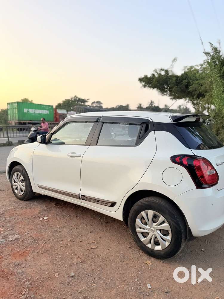 Maruti Suzuki Swift Vvt Vxi, 2021, Petrol