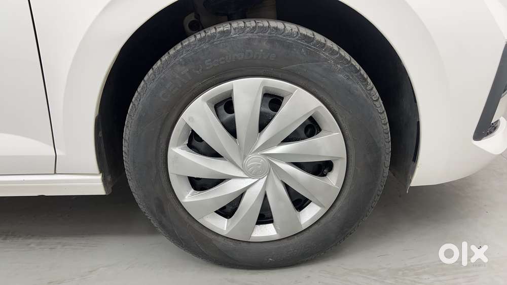 Skoda Slavia Active 1.0l Tsi Mt, 2022, Petrol