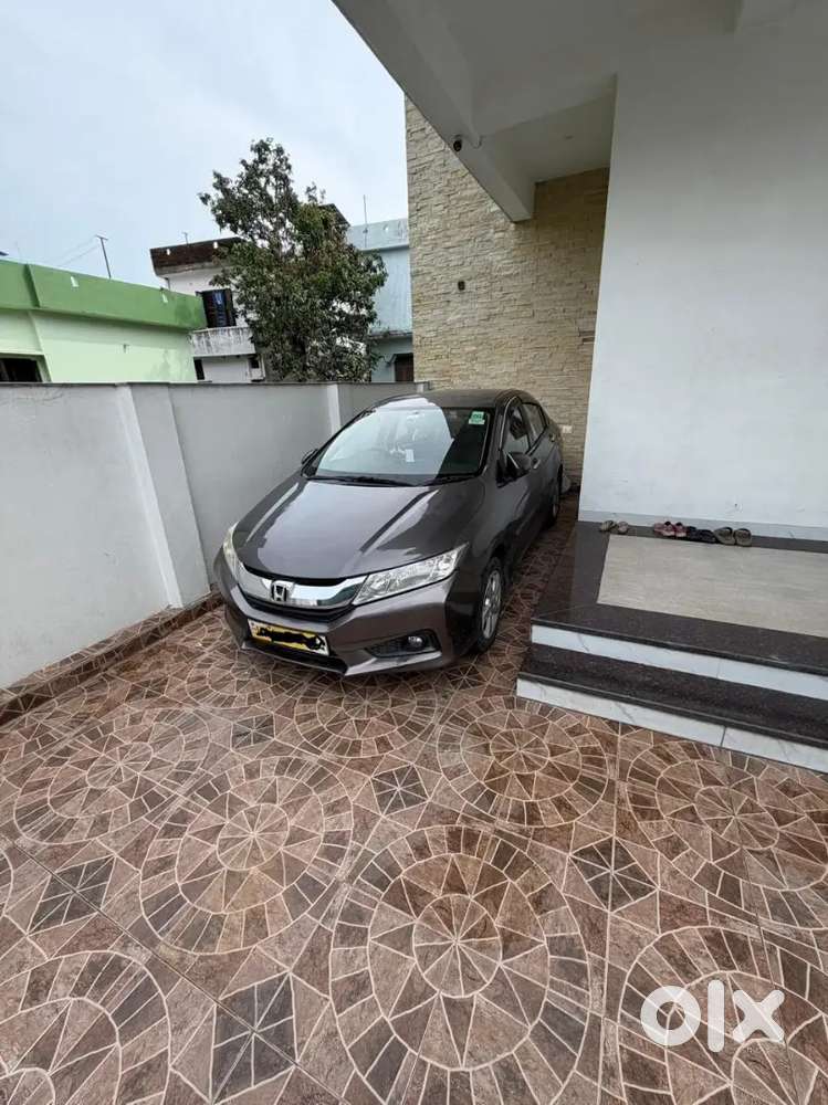Single Hand Car 68000 Km Driven