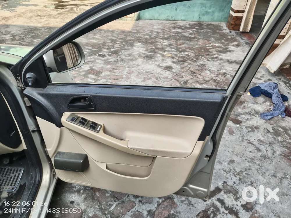 Tata Indica Vista Saffire Limited Edition Of 2011 Model