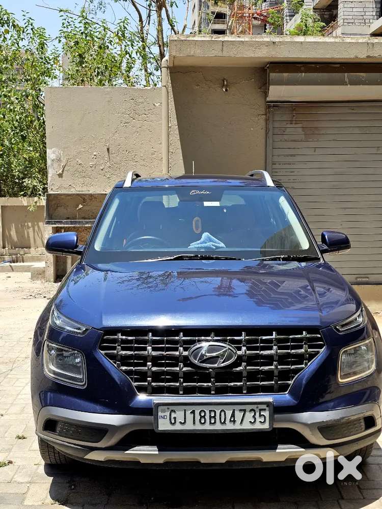 Hyundai Venue 2022 Petrol Well Maintained
