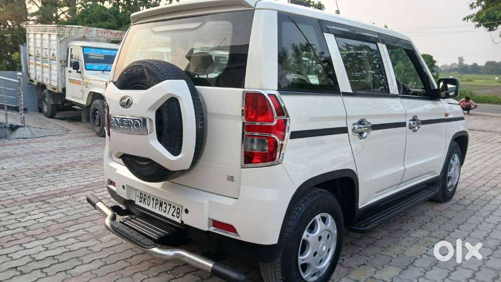 Mahindra Bolero Neo N8, 2021
