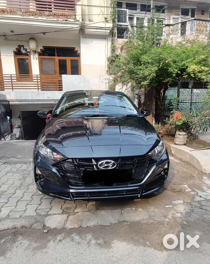 Hyundai I20 Sportz 2022  12.6k Km  Up14  Showroom Condition
